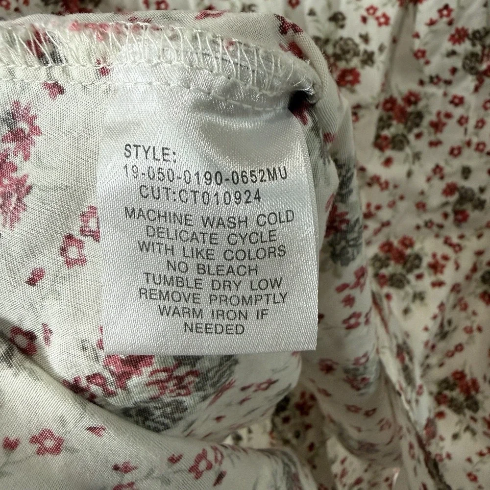 Shyanne Western Pearl Snap Top Womens‎ Size Medium Prairie Floral Rodeo Cowgirl